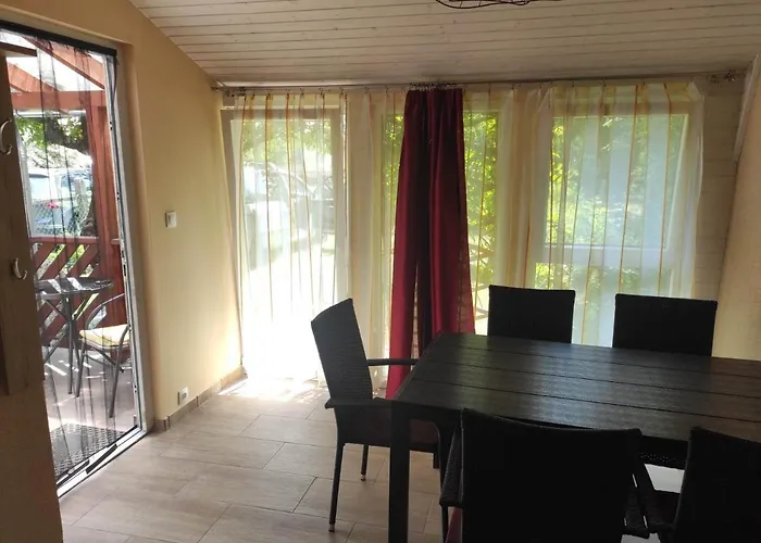 別荘 Tavasz バラトンフェニヴェシュ