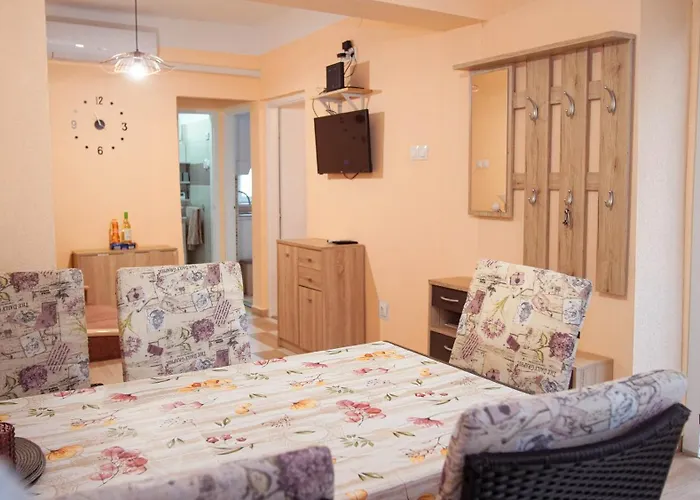 Tavasz バラトンフェニヴェシュ